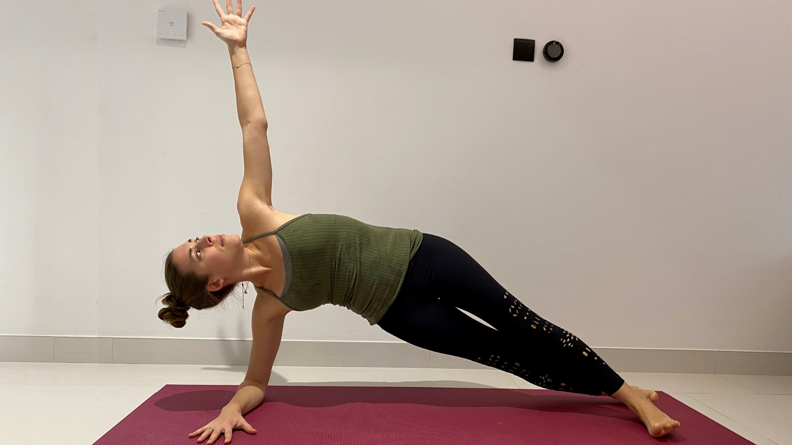How to strengthen muscles to relieve back pain in Forearm Side Plank Pose (Vasisthasana)