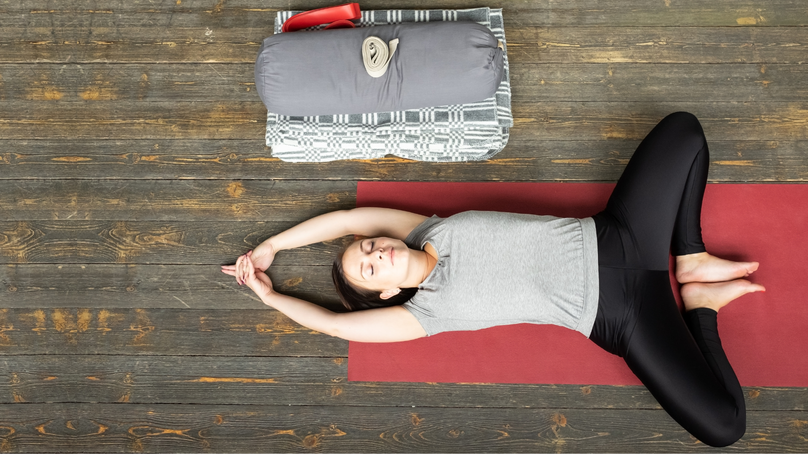 The benefits of resting in Reclined Butterfly yoga Pose (Supta baddha konasana) to help grief