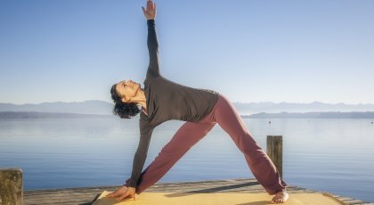 Triangle yoga pose (Trikonasana) for beginners
