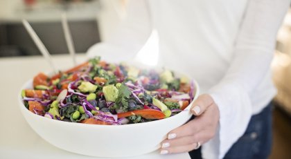 large bowl of produce, plant-based diet, diet for a healthy planet, how to eat a plant-based diet